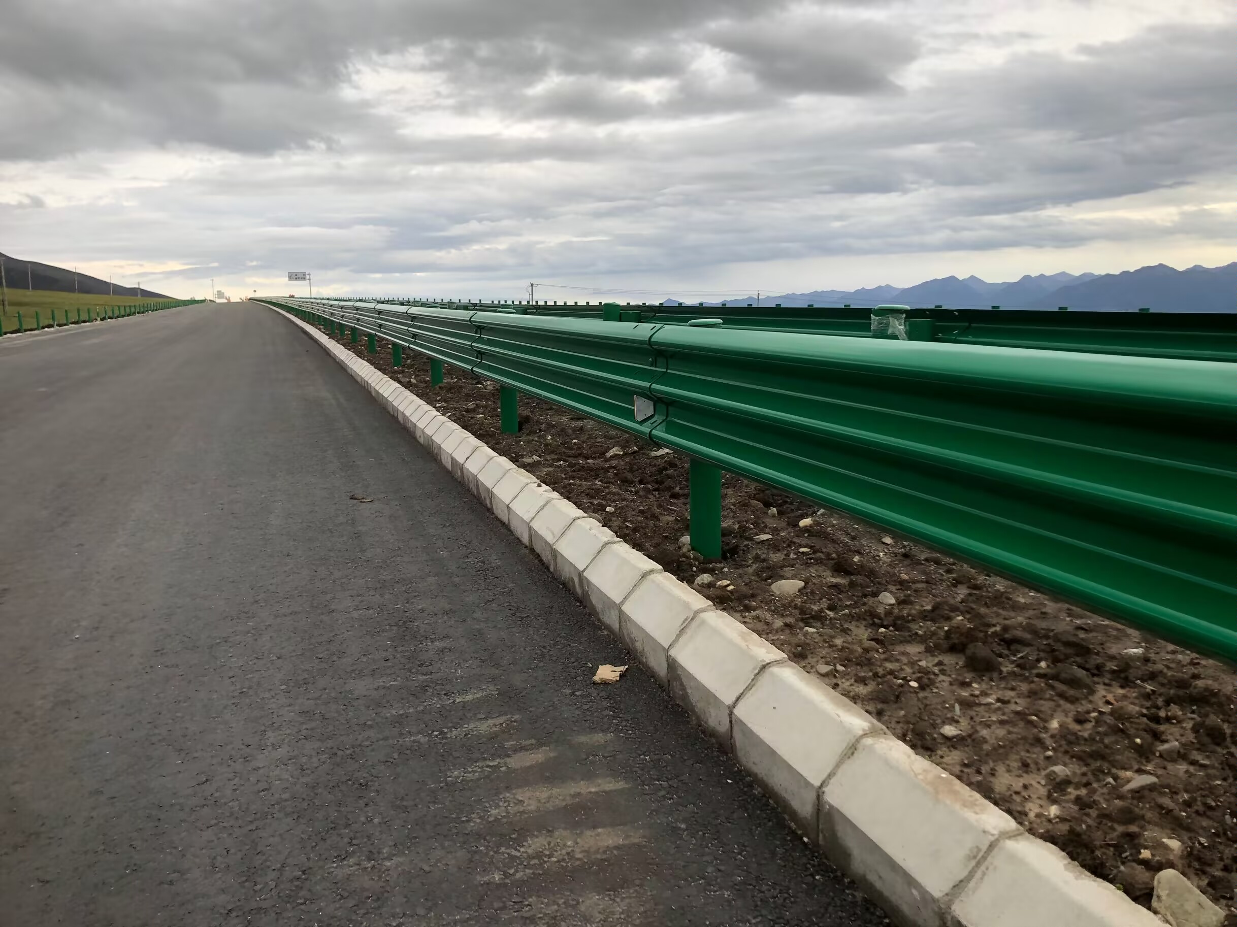 名山区乡村公路波形护栏波形护栏板 - 推荐